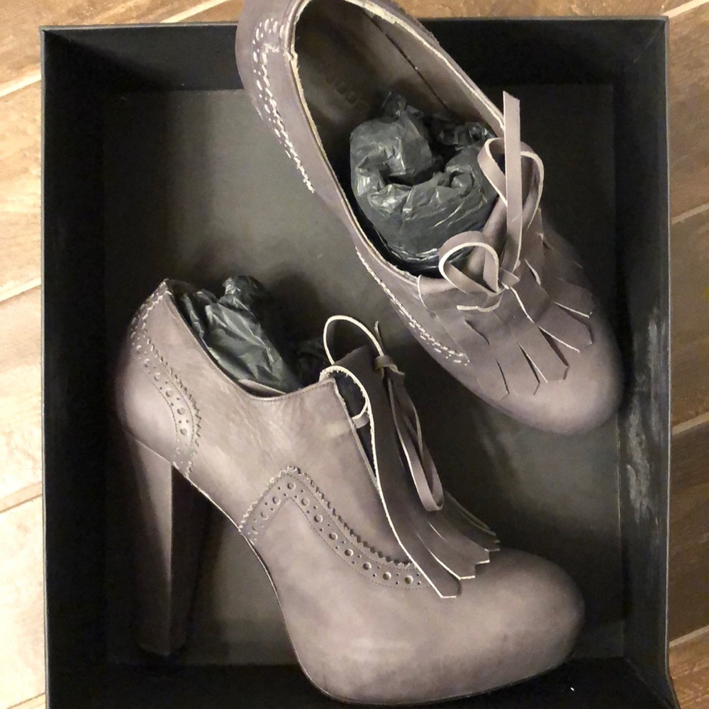 Tatoosh Soft Authentic Leather Grey Bootie! - image 1